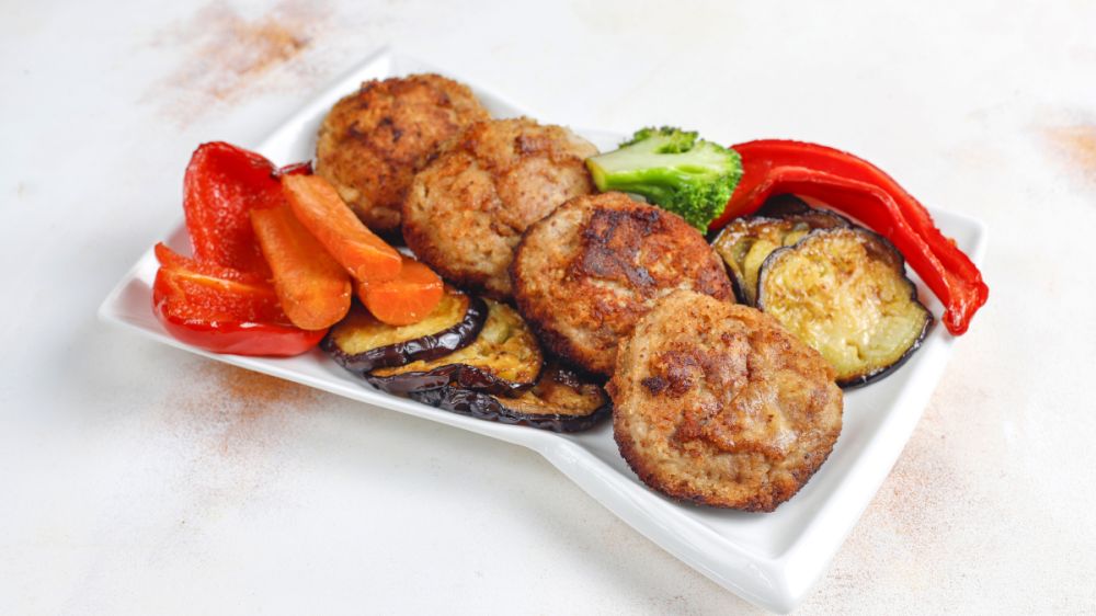 Копчёные котлеты из куриного фарша: новый взгляд на привычное блюдо Копчёные котлеты из куриного фарша: новый взгляд на привычное блюдо