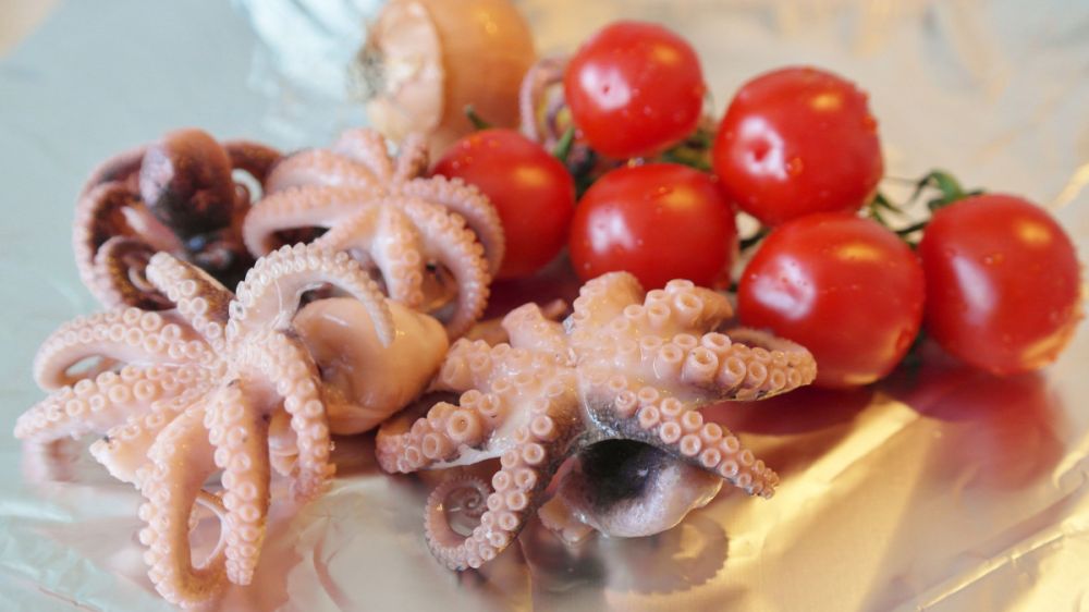 Вкуснейшие фаршированные кальмары по-гречески: простой рецепт для любителей морепродуктов Вкуснейшие фаршированные кальмары по-гречески: простой рецепт для любителей морепродуктов