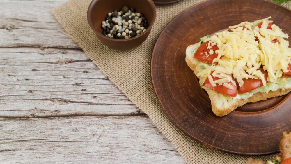 Быстрый и вкусный завтрак: мини-пицца в духовке за 20 минут Быстрый и вкусный завтрак: мини-пицца в духовке за 20 минут