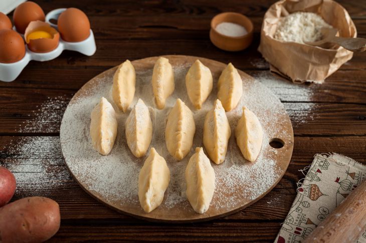 Вкуснейшие сдобные булочки с изюмом: как приготовить дома Вкуснейшие сдобные булочки с изюмом: как приготовить дома