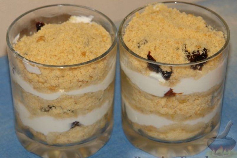 Легкий десерт из кефира: удивите себя новым вкусом с черносливом и печеньем Легкий десерт из кефира: удивите себя новым вкусом с черносливом и печеньем