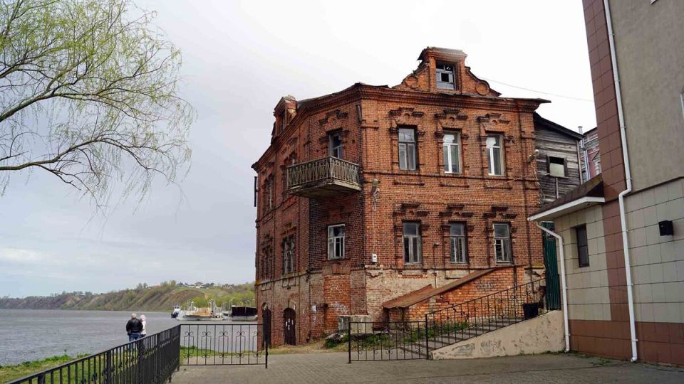 Окунуться в историю: как старинные особняки превращают город на Оке в настоящую жемчужину