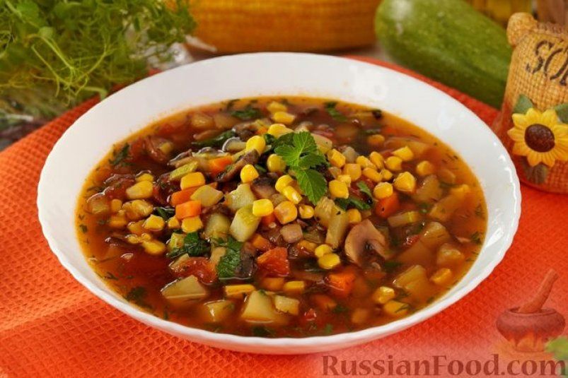 Летний витаминный суп с кабачками, кукурузой и томатами