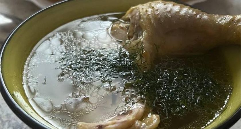 Необычные опасности куриного бульона: что стоит знать каждой семье