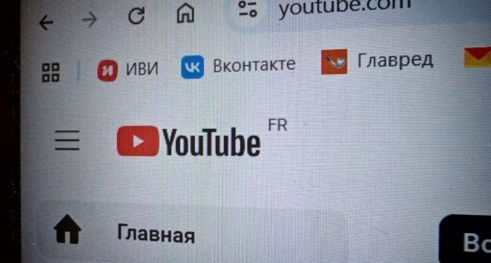 YouTube  :     