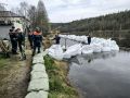 Поднявшаяся река Кола ставит под угрозу близлежащие поселки и инфраструктуру
