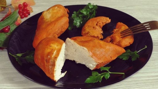 Курица в луковой шелухе: как сделать мясо золотистым и ароматным