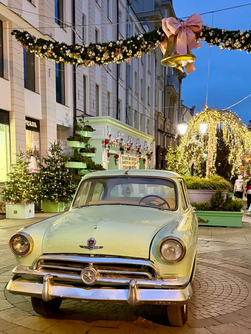 Столешников переулок и его зефирное новогоднее убранство Столешников переулок и его зефирное новогоднее убранство