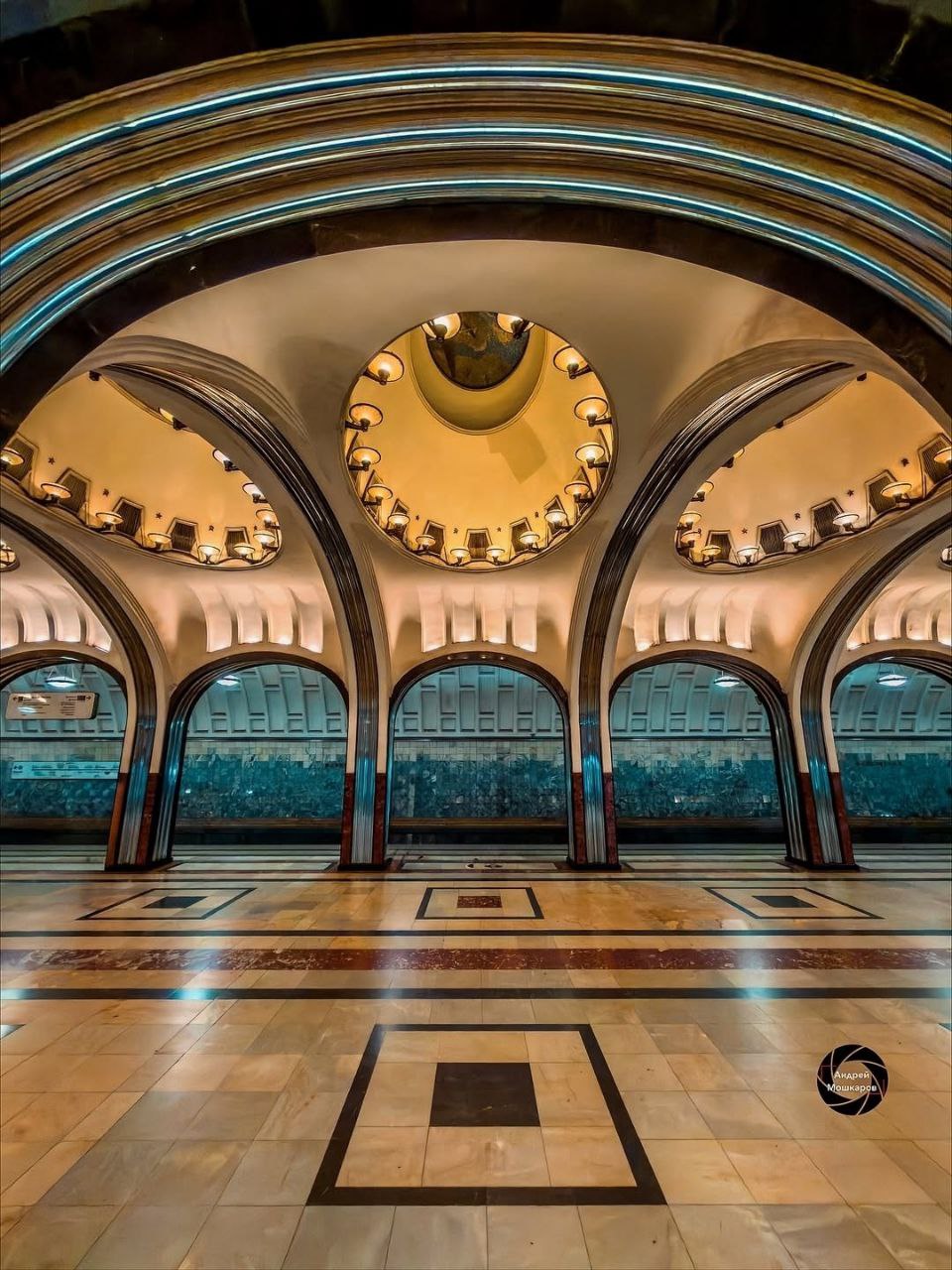 Станция метро «Маяковская» Станция метро «Маяковская»