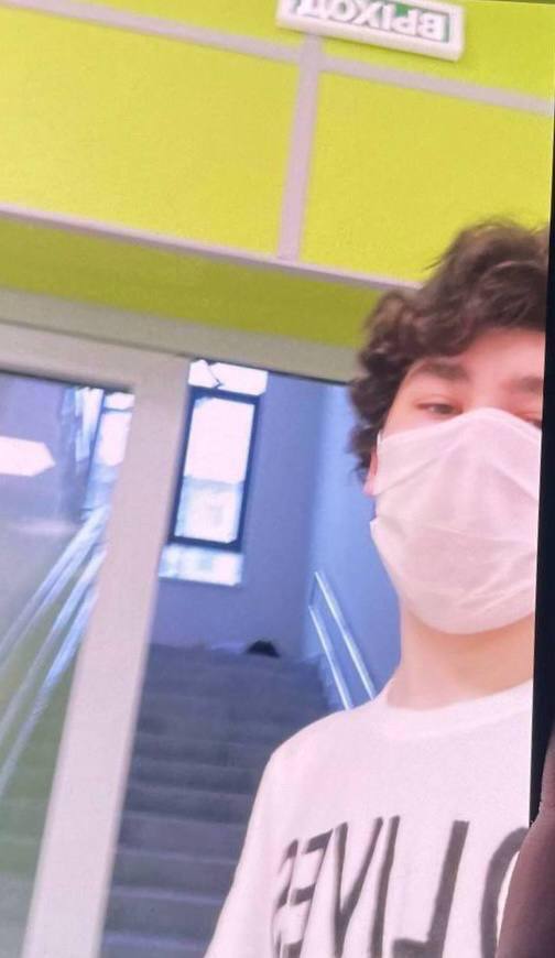 Сергей Карнаухов: На кадрах из сети, предположительно, подросток, напавший с ножом на школьника и охранника в Одинцово