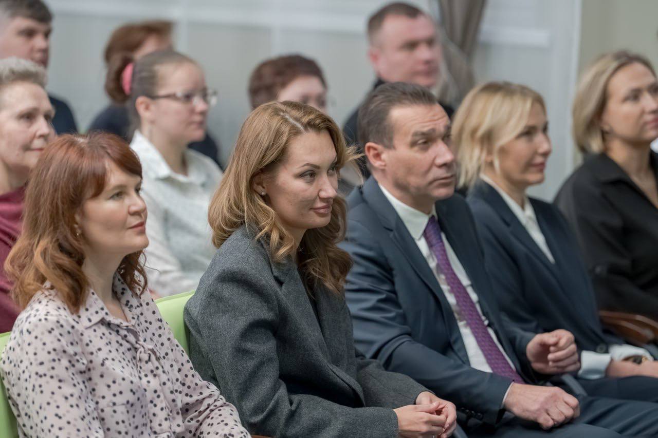 Иван Лебедев: В школе № 36 (ул. Комсомольская, 13) в торжественной обстановке состоялось вручение грантов компании «НОВАТЭК» талантливым ребятам и их наставникам по итогам 2024-25 учебного года Иван Лебедев: В школе № 36 (ул. Комсомольская, 13) в торжественной обстановке состоялось вручение грантов компании «НОВАТЭК» талантливым ребятам и их наставникам по итогам 2024-25 учебного года