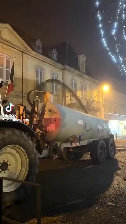 В Европе бастуют фермеры. Сначала протесты начались во Франции, а затем перекинулись на Британию